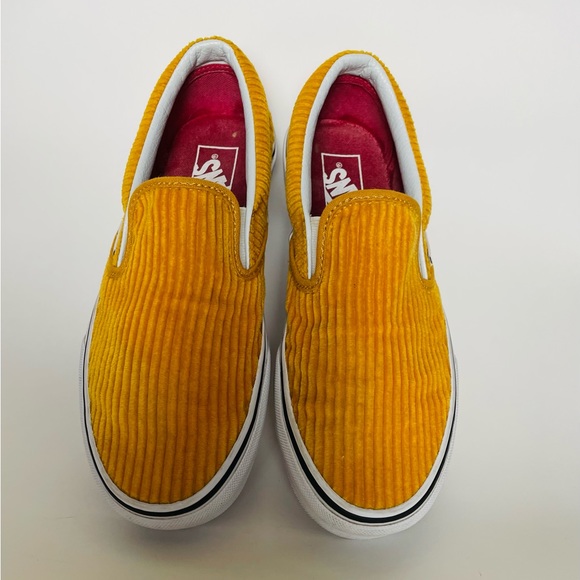 COPY - VANS•SLIP ON•MUSTARD YELLOW CORDUROY•WOMENS 7 / MENS 5.5 - Picture 2 of 7